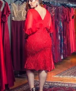 Vestido de Festa Plus Size Midi Decote em V vermelho