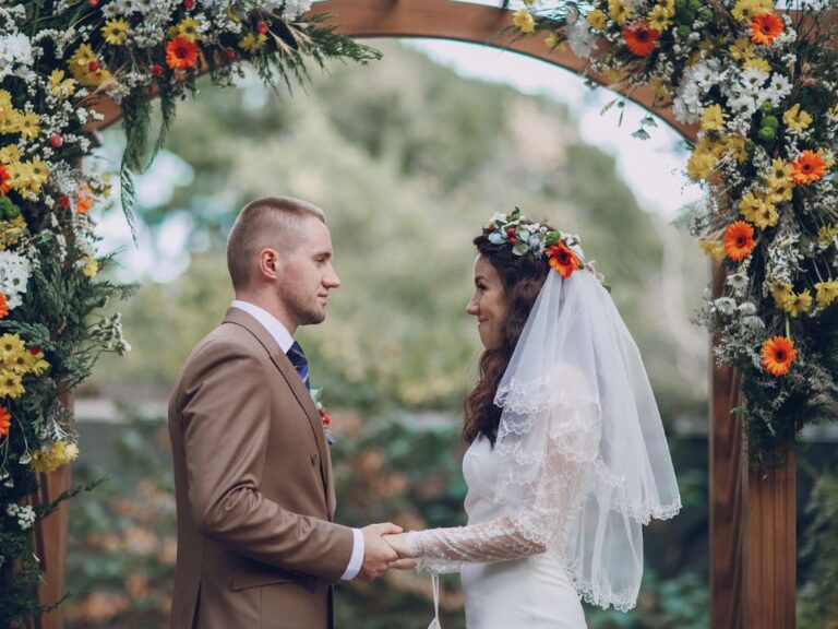 Arco de flores para casamento: Como escolher o perfeito para o seu casamento