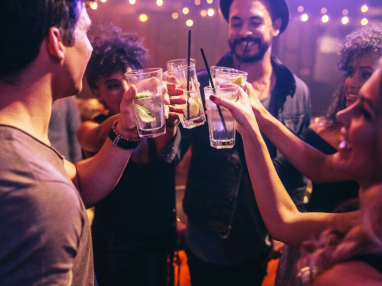 10 Dicas para se dar bem na balada