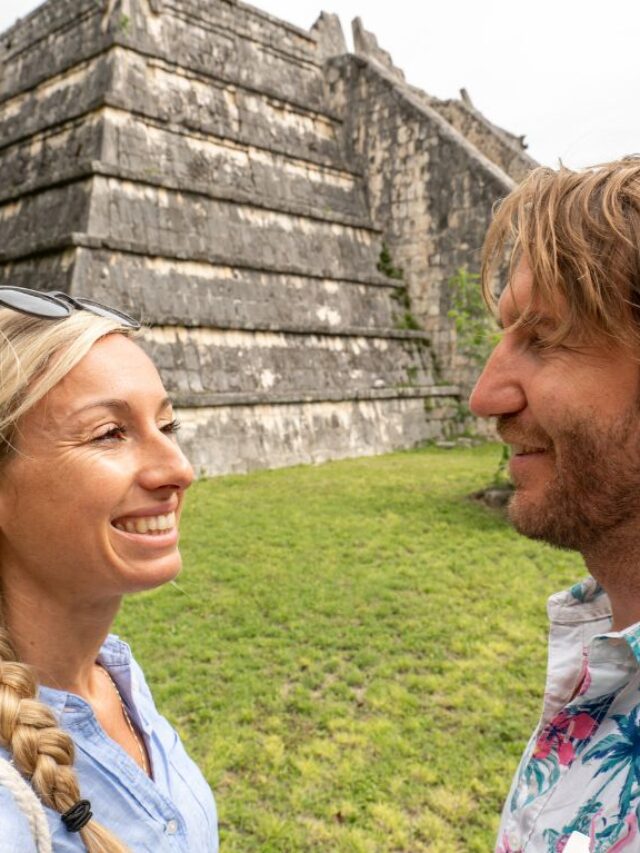 casal visitando o méxico em lua de mel em novembro