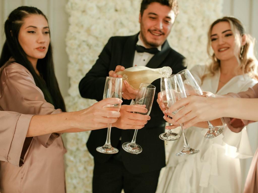 Brindando no casamento