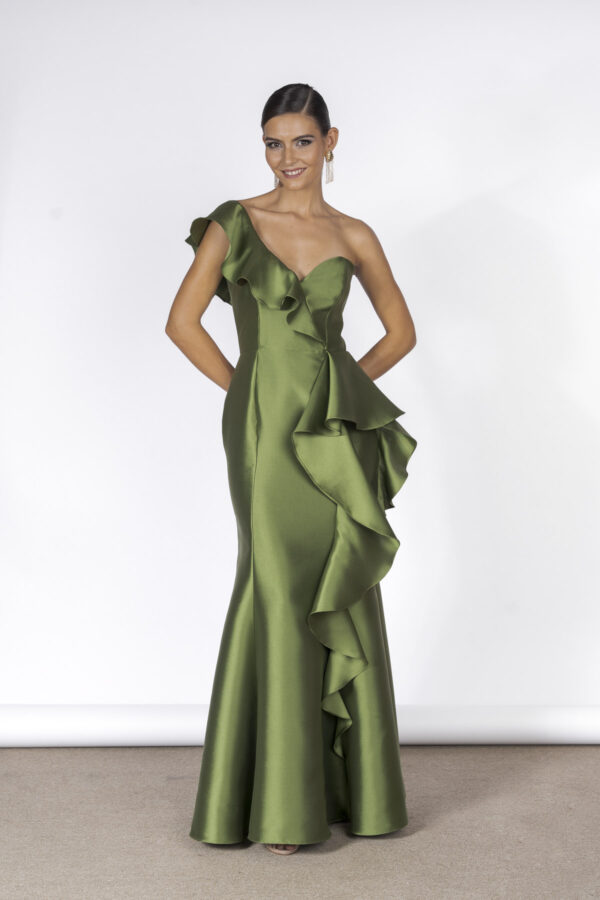 Vestido de festa longo com decote de um ombro só , babados em tecido alfaiataria zibeline na cor verde oliva, este modelo é perfeito para madrinhas de casamento e formandas.